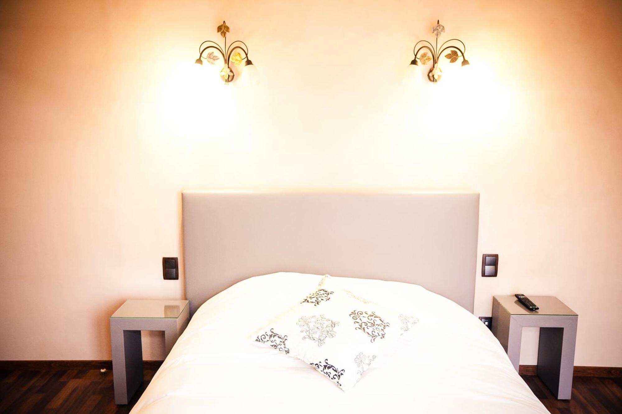 Les Ecuries De La Tour Hotel Mondonville Quarto foto