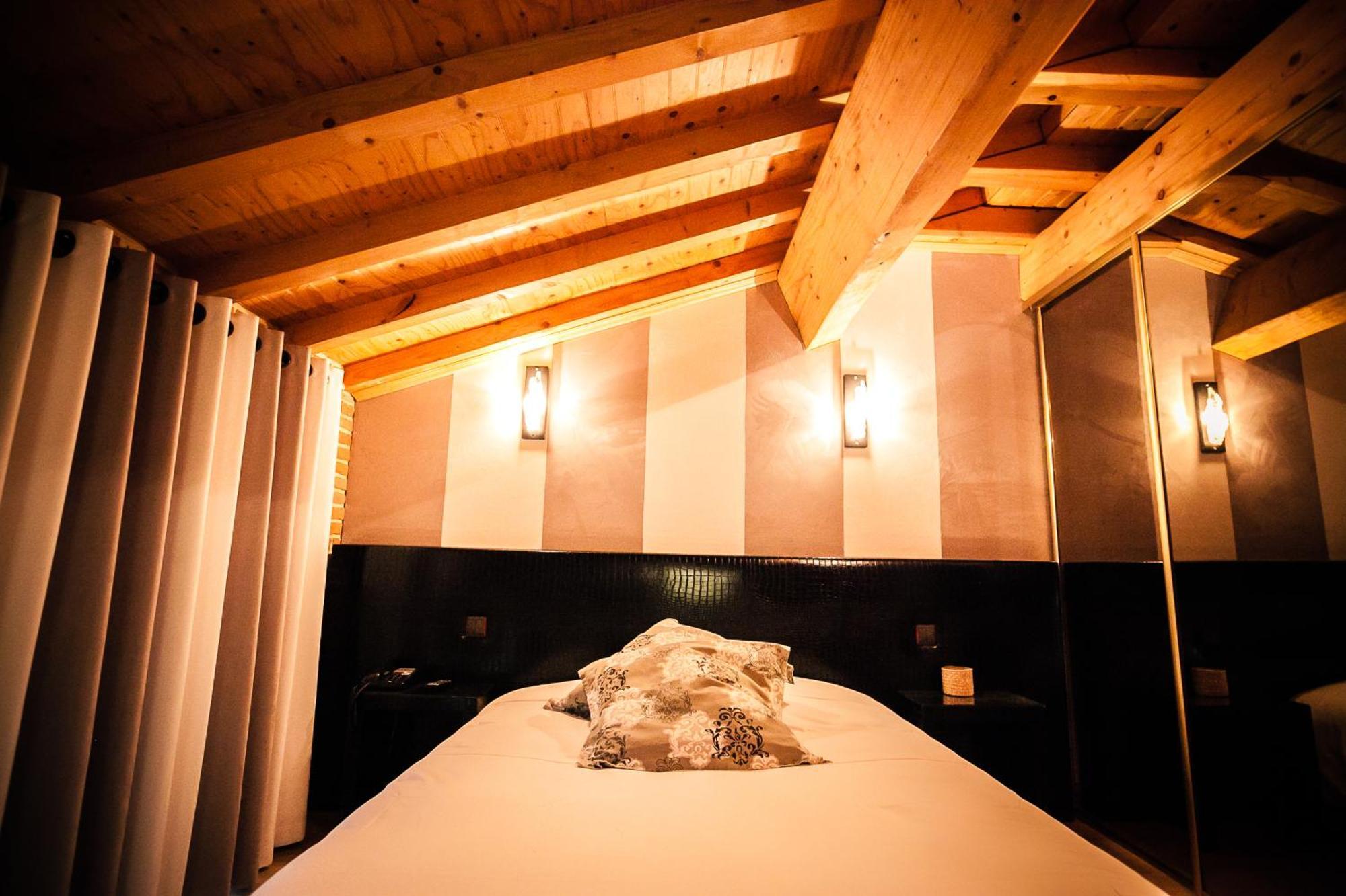 Les Ecuries De La Tour Hotel Mondonville Quarto foto