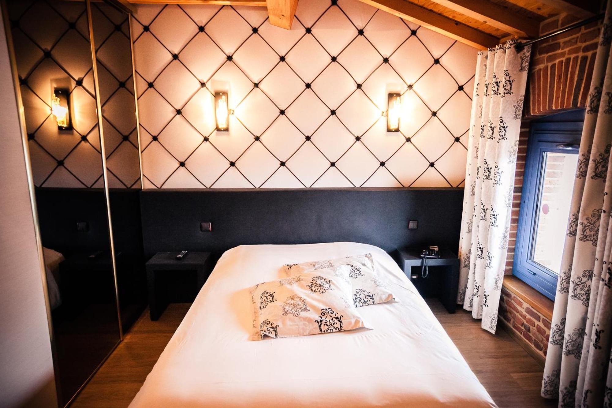 Les Ecuries De La Tour Hotel Mondonville Quarto foto