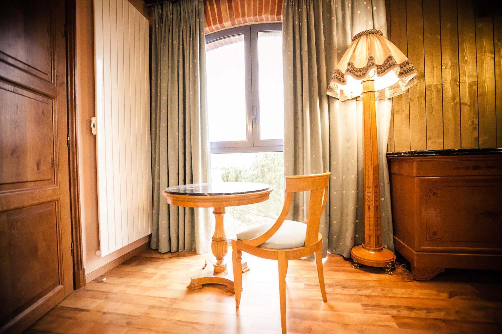 Les Ecuries De La Tour Hotel Mondonville Quarto foto